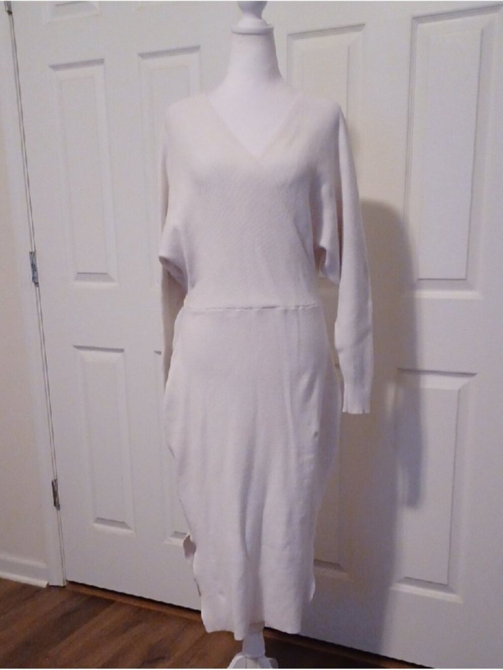 × Elegant Off White Wrap-Style Women's Dress Size Large - Picture 8 of 14